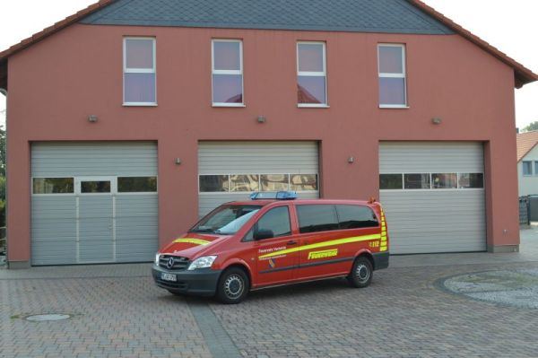 MTF vor dem Gerätehaus